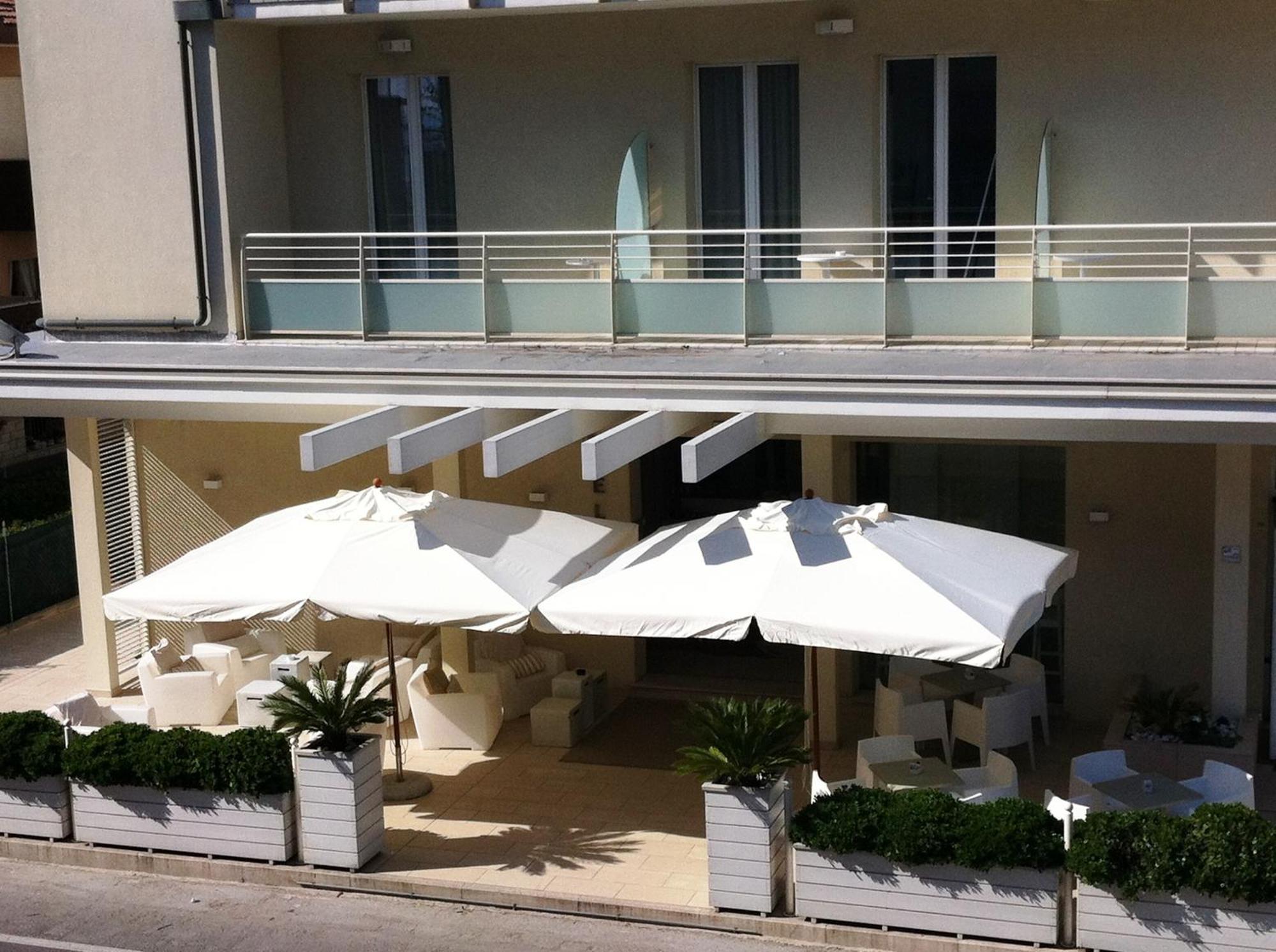 Residence Belmare Rimini Exteriör bild